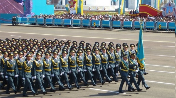 Казахстан отменил военный парад ко Дню Победы