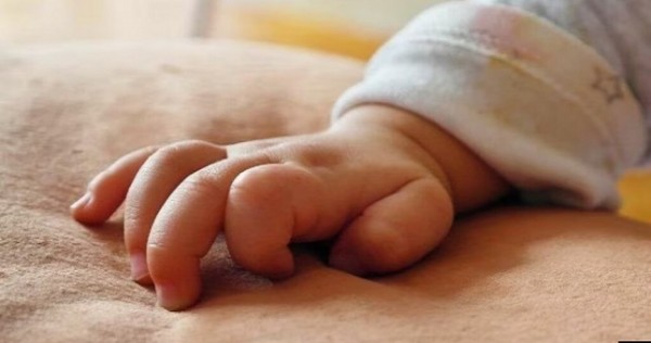 В Фергане женщина пыталась продать 8-месячную дочь