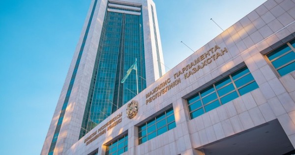 Правительство Казахстана сложило полномочия