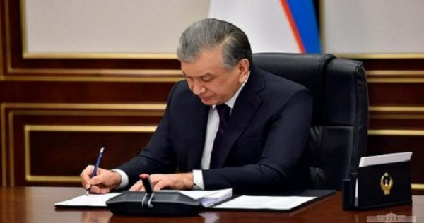 Мирзиёев утвердил ужесточение наказания за эксплуатацию учителей и нападения на врачей