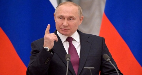 Путин запретил использование иностранных слов в речи чиновников и в официальных документах