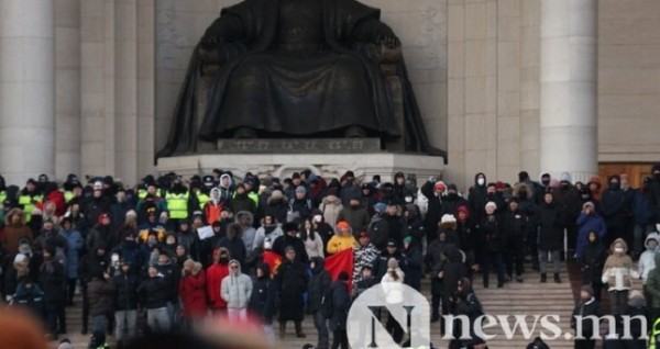 В Монголии готовятся ввести режим ЧП из-за массовых протестов против коррупции