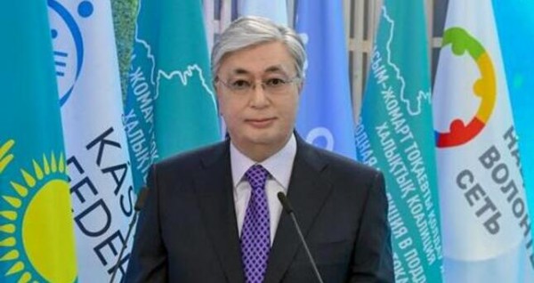 Токаев заявил о своей победе на выборах президента и призвал казахстанцев к единству