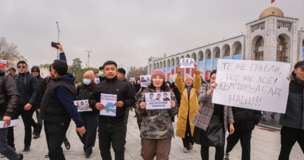 Мирзиёева призвали отложить подписание соглашения по Кемпир-Абадскому водохранилищу