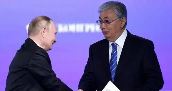 Путин оценил инициативу Токаева по продвижению русского языка в СНГ
