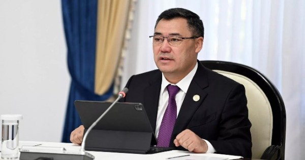 Жапаров нашел решение главной проблемы мигрантов