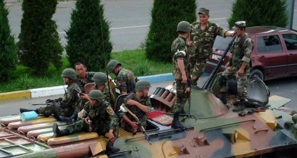 Алмазбеку Атамбаеву предъявили обвинение по делу об ошской трагедии
