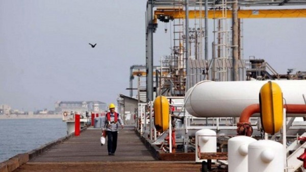 Иран повышает отпускные цены на нефть для азиатских покупателей в мае