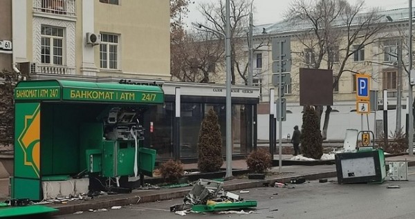 В Казахстане во время беспорядков погибли 164 человека