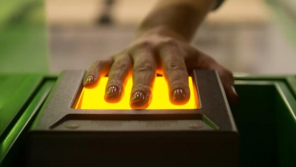 В России рассказали, какие мигранты не будут сдавать отпечатки пальцев