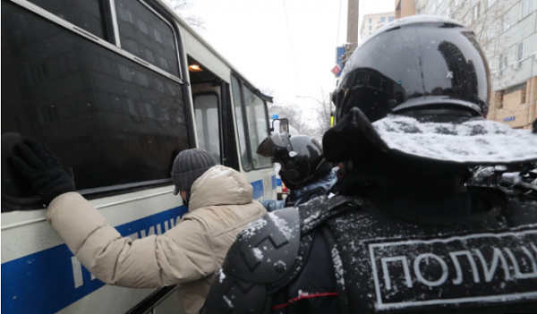 В Москве восьмерых граждан Таджикистана осудили за вооруженные нападения на предпринимателей
