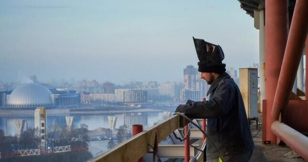 Говорит Москва, строит машина: откажутся ли власти от труда мигрантов