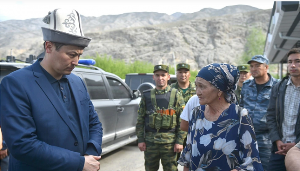 В Кыргызстане сменилось руководство Баткенского и Лейлекского районов