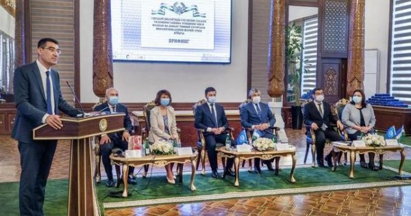 В Узбекистане опробуют государственное медицинское страхование