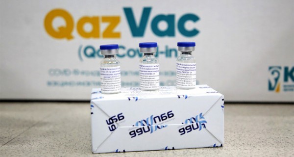 Вакцинация QazVac началась в Казахстане