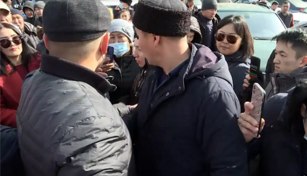 Борьба за экспорт пошива одежды. Посредники из Дордоя угрожают цеховикам и таджикским бизнесменам