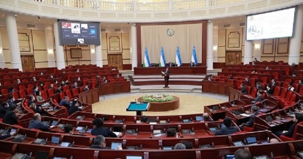 За распространение фейков в Узбекистане будут штрафовать и ограничивать свободу