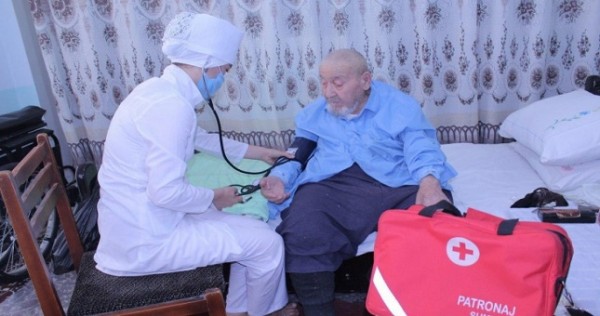 Мирзиёев поручил полностью изменить систему медобслуживания в поликлиниках и врачебных пунктах