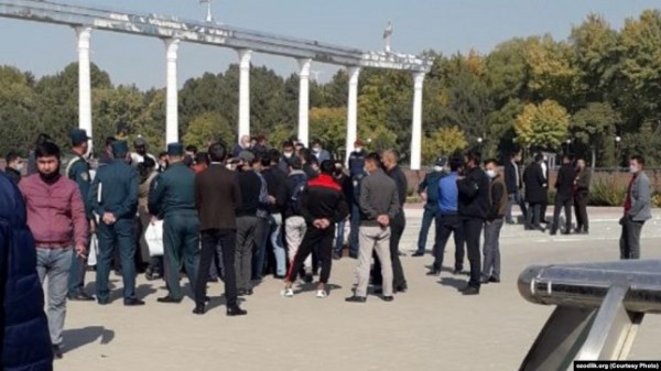 В Узбекистане судят руководителей 11 частных агентств занятости, обманувших тысячи людей