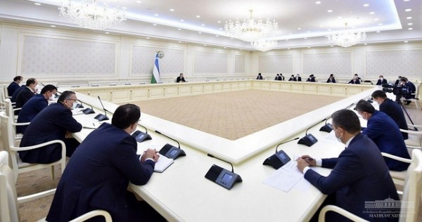 В Узбекистане четырех заместителей хокимов задержали за махинации с землей