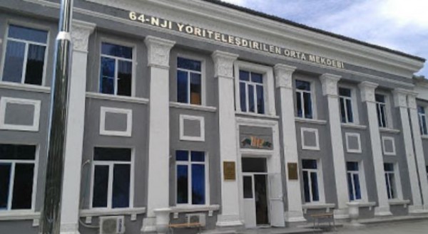 В одной из школ Ашхабада внезапно закрыли отделение с русским языком обучения