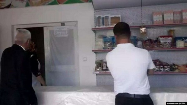 В Туркменистане вводится карточная система на продукты