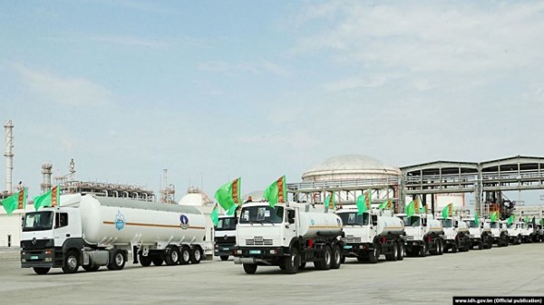Гуманитарная помощь, направленная Туркменистаном в Афганистан, захвачена боевиками «Талибана»