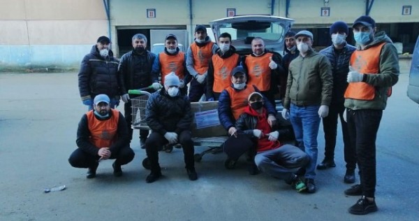 Забота о мигрантах: волонтеры помогли 350 таджикским семьям Москвы