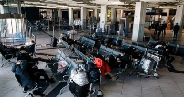 Застрявших в Новосибирске узбекистанцев разместили по хостелам