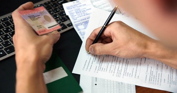 Россия разрешила иностранцам продлить визы на 90 дней без выезда из страны