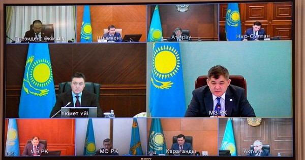 Врачи Казахстана получат доплату из-за риска заражения коронавирусом