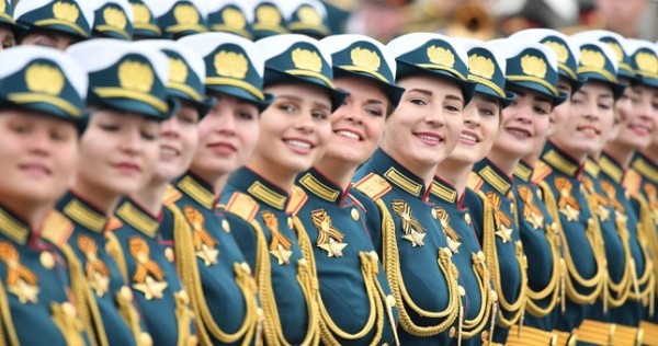 Женщины- военнослужащие 201-й РВБ примут участие в юбилейном параде Победы