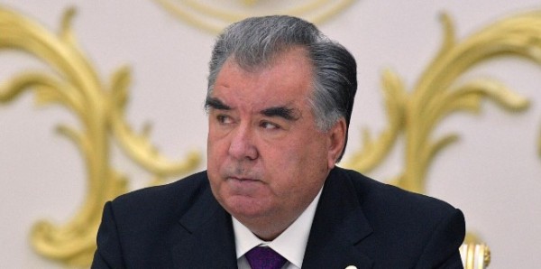 Рахмон потребовал от правительства строгого контроля соблюдения законов