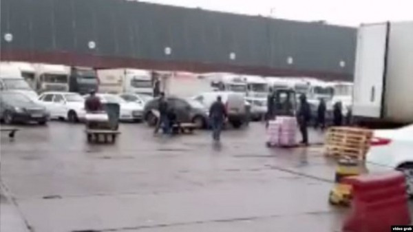Таджикские мигранты: в «Фуд Сити» земляки вымогают у нас деньги