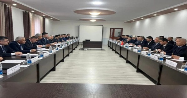 В Баткенской области состоялась встреча правительственных делегаций Таджикистана и Кыргызстана