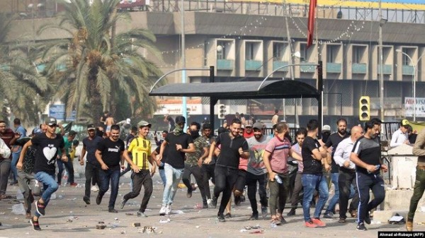 В Багдаде протестующие линчевали 16-летнего подростка