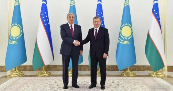 Мирзиёев и Токаев отметили важность установления мира в Афганистане