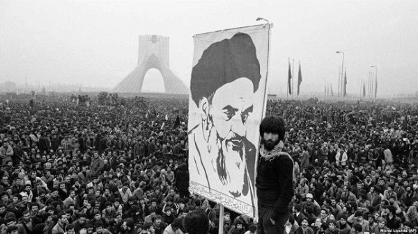 Как 40 лет Исламской революции повлияли на жизнь 40-летних иранцев