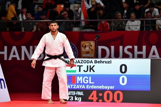 Бехрузи Ходжазода завоевал серебряную медаль на турнире "Dushanbe Grand Slam 2024"