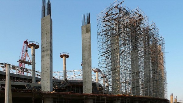 В центре Ишкошима строится стадион на 4 тысячи посадочных мест