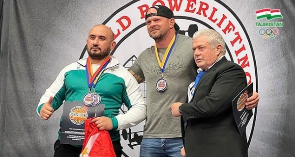 Таджикский спортсмен завоевал две медали на чемпионате мира по пауэрлифтингу