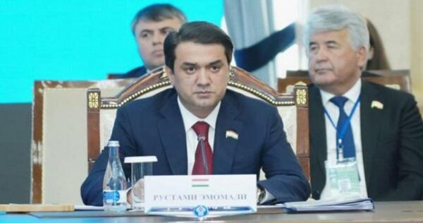 Рустам Эмомали высказал мнение о роли русского языка в мире