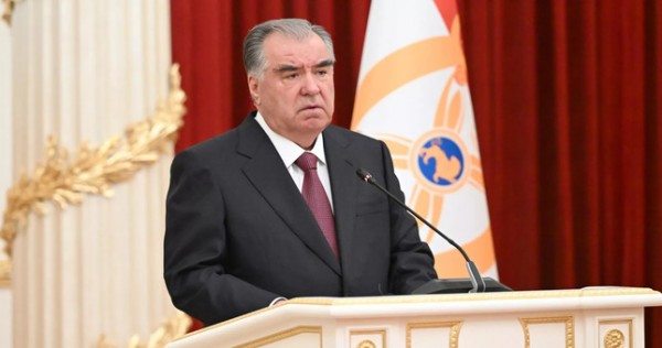 Рахмон назвал ситуацию в мире взрывоопасной
