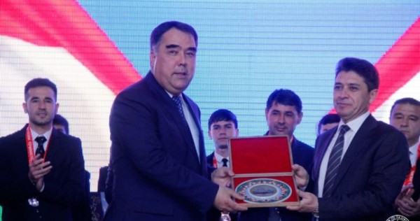 «Худжанду» вручили серебряные медали чемпионата Таджикистана-2018