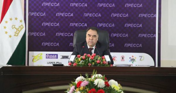 Ахмадзода вручил лучшим спортсменам Согда денежные премии