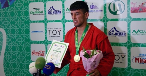 Таджикистан завоевал третью «бронзу» на чемпионате мира по самбо в Софии