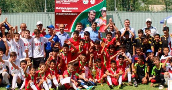 Сборная Душанбе выиграла турнир памяти Ислома Махмадшоева