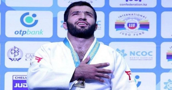 Комроншох Устопириён извинился перед таджикским народом за проигрыш