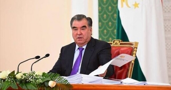 Эмомали Рахмон освободил от должности судей районов Спитамен и Шахритус