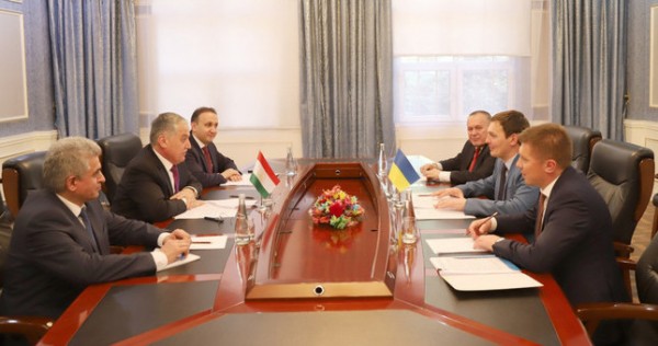 2-й раунд политконсультаций МИД Таджикистана и Украины прошел в  Душанбе